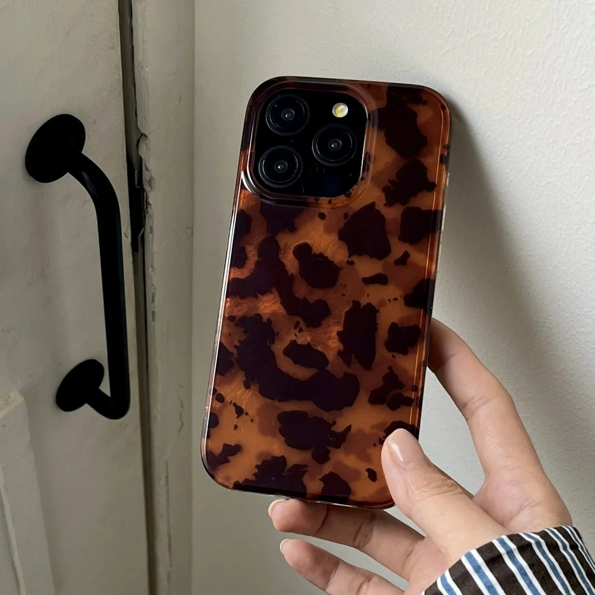 レトロアンバーテクスチャレーザーフォンケース iPhone  - Phone Cases Leopard Print のレビューと価格